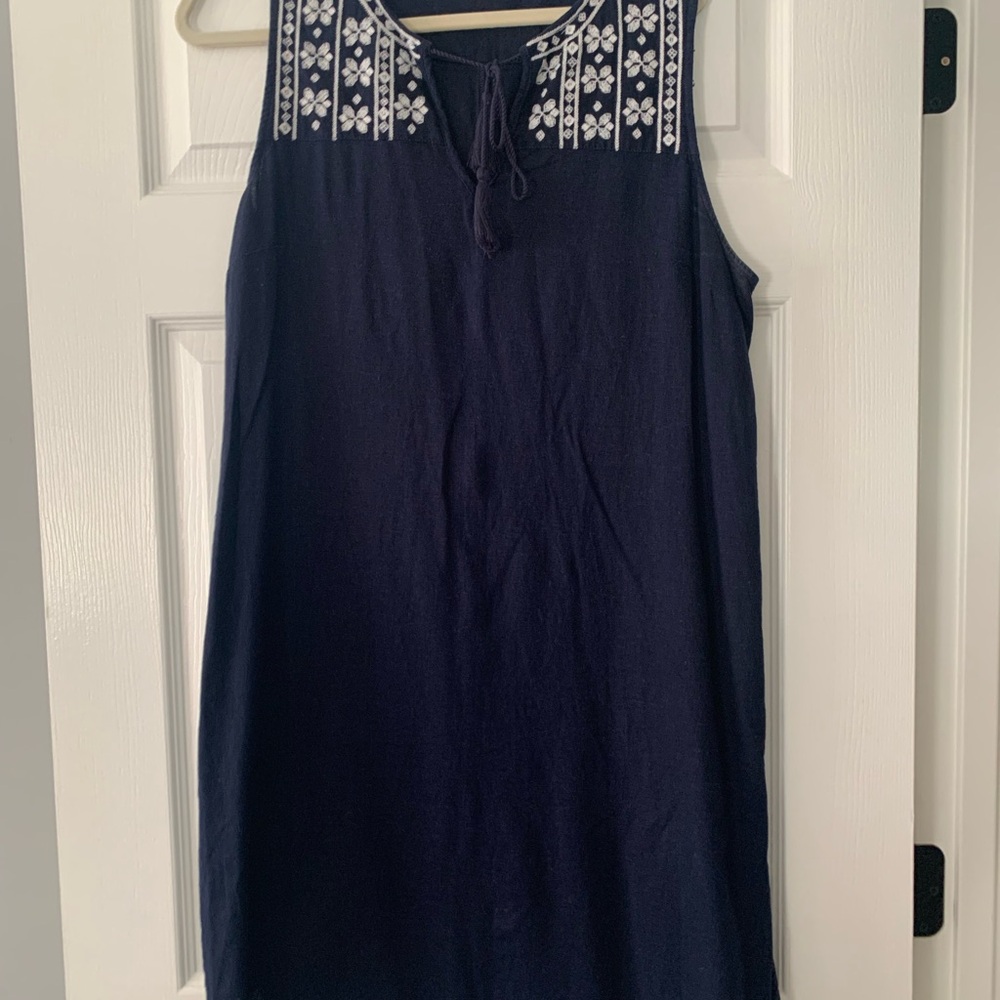 GAP Navy Top with White Logo Tag